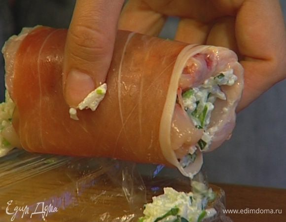 Перевязать шелковой ниткой или скрепить, проколов зубочисткой.