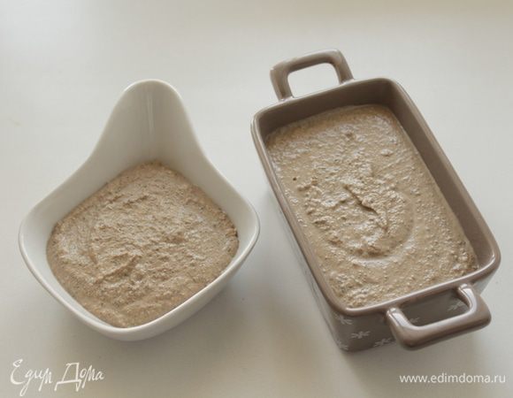 Выложить паштет в форму. 