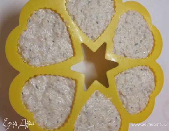 Выложить в формочки для запекания. Выпекать 20 минут при 180 С.