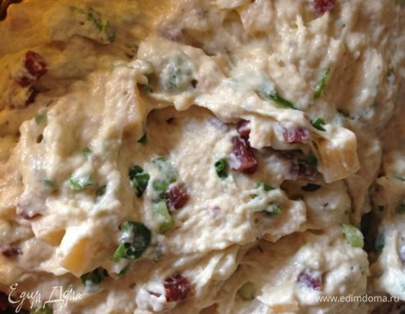 Смешиваем обе смеси и домешиваем к тесту наши добавки. Тесто получается не жидкое, но и не слишком густое.