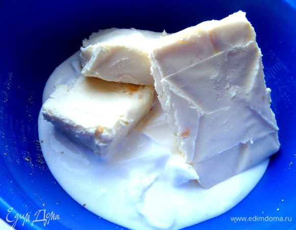 Смешиваем их со сметаной...