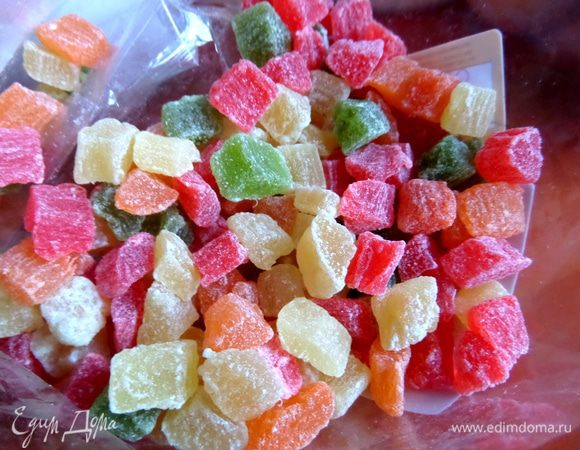 Вот такие красивые цукаты отлично будут смотреться в разрезе запеканочки)))