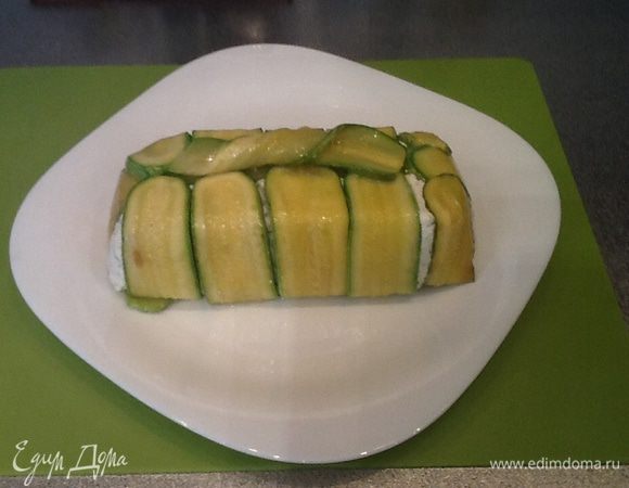 Достаем из формы, нарезаем на порционные кусочки и наслаждаемся!
Вкусно, быстро, по-французски!