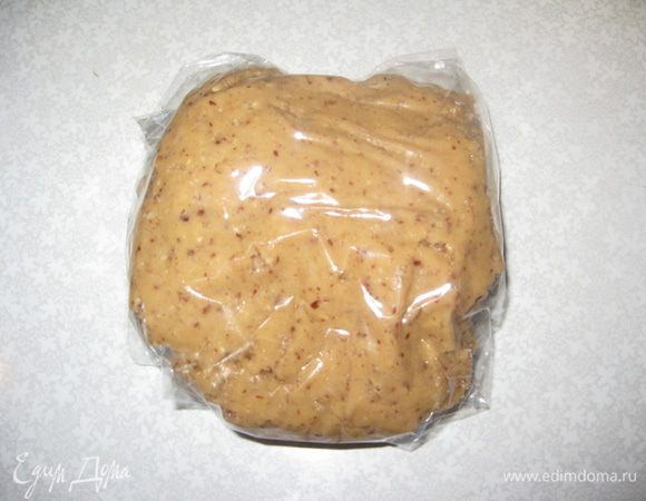 Скатать тесто в шар, завернуть пленкой и поставить на ночь в холодильник.