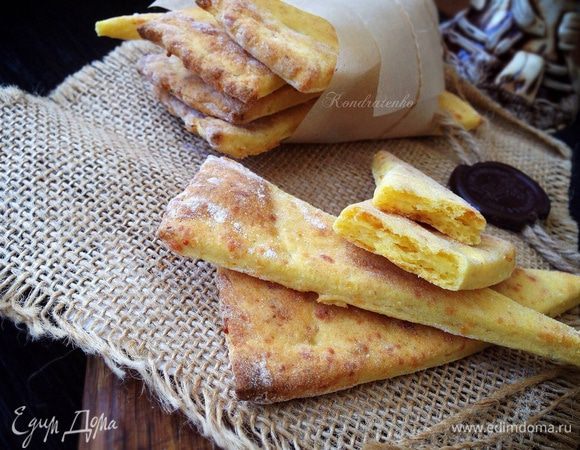 Дать печенью остыть и подавать к столу. Хорошо подойдет к белому вину, чашечке кофе или чая!