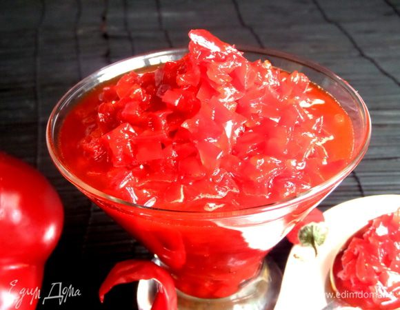 Рекомендовано разложить по баночкам и держать в холодильнике,но я выложила в бокал для мартини для большего эффекта)))