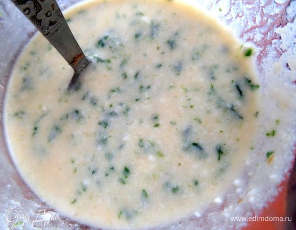 Можно и ложкой размешать,ведь шпинат уже измельчён!