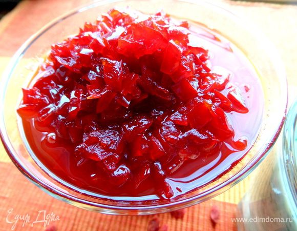 На заднем плане у меня конфитюр из перцев: http://www.edimdoma.ru/retsepty/66277-konfityur-iz-peretsev-confiture-de-piment-d-espelette Он тоже больше похож на десерт,чем на овощное блюдо!