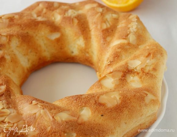 Поставить выпекаться в заранее нагретую духовку. Время выпечки-30-35 мин.