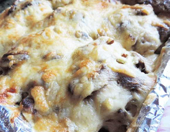 Отправляем их назад в духовку на 10-15 минут до образования аппетитной золотистой корочки.