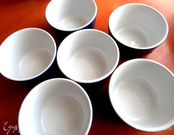 Диаметр у них 8 см, а высота 5 см.