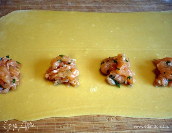 Теперь выкладываем на серединку каждого размеченного прямоугольника начинку. 