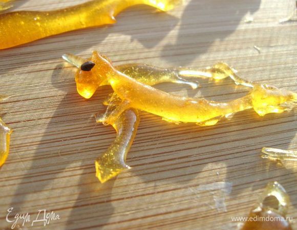 Ее можно использовать для украшения нашего блюда ( у зверюшек можно сделать глаза из капелек шоколада, кунжутных семечек).
