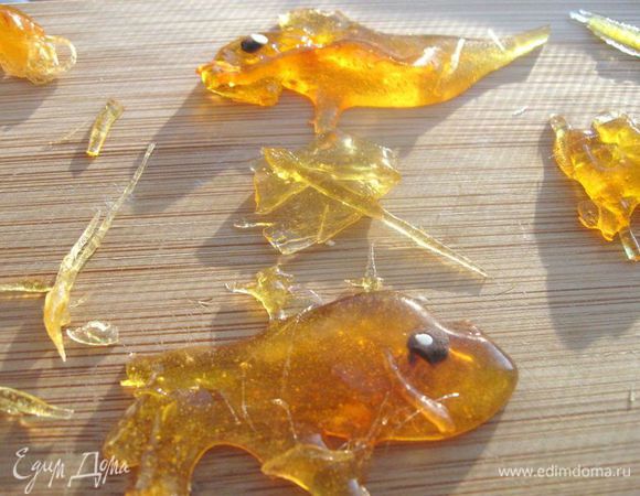 Эти карамельки похожи на осколки драгоценного янтаря.
