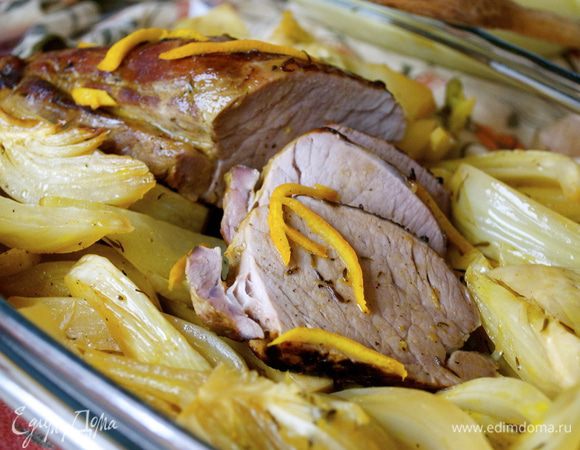 Подавать филе с овощами, полив апельсиновым соусом.