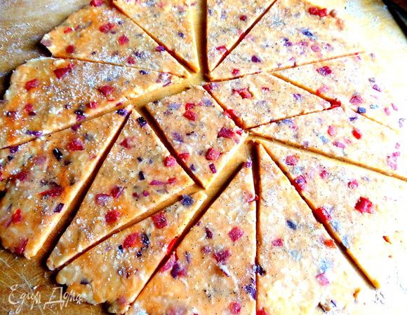 Нарезаем на треугольники. Пласт получился слишком большой,поэтому и ромбы пришлось вырезать))))