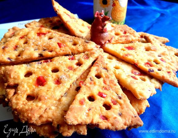 Укладываем хрустяшки на тарелочку....