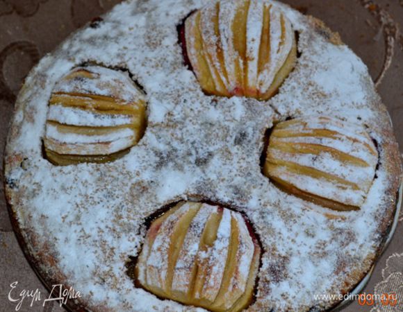 Если яблоки у вас кислые, то можно посыпать еще сахарной пудрой.
Приятного утреннего чаепития! 