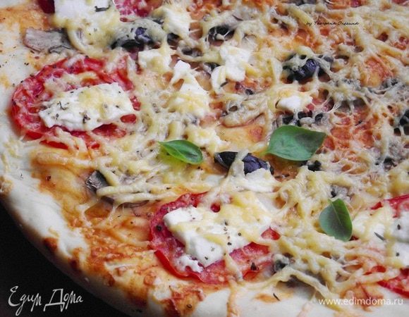 Выпекаем 15 минут до золотистой корочки. Присыпать свежим базиликом и подавать. 
Приятного аппетита! 