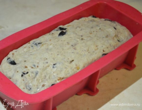 Хлеб обмять и перенести в прямоугольную форму для выпечки и так дать постоять еще 1 час. Выпекаем так: 10 минут при 220 гр, а дальше на 200 гр еще 20 минут! Готовый хлеб завернуть в полотенце и остудить)