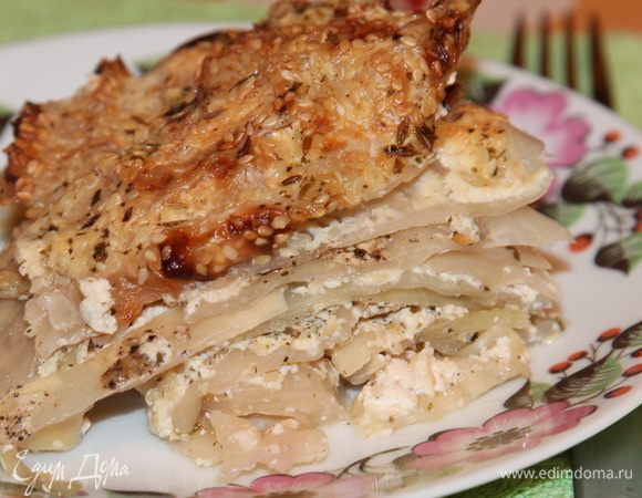 Оставляем каравай остывать до теплого, накрываем на стол и - приятного аппетита! 