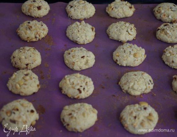 Выпекать при 180"С около 20 минут до золотистого цвета.