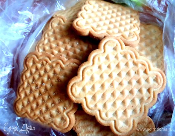 Для основы берём любое рассыпчатое печенье.