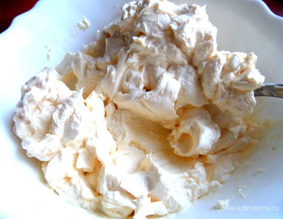 У меня сырочки сладкие,я сахар не добавляла!