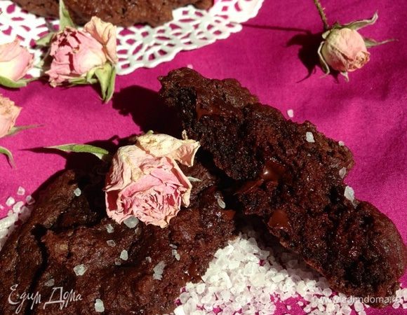 А вот и наше влажное печенье!!!
Какое же оно шикарное!!!!
О вкусе писАть больше не буду, так как и так уже целую оду написАла!!!!
Я не переставала его фотографировать!!! Оно же еще и очень красивое!!!
