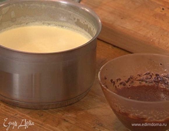 Оба крема остудить в морозильнике.