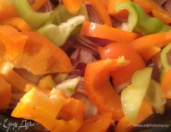 Затем болгарский перец,
