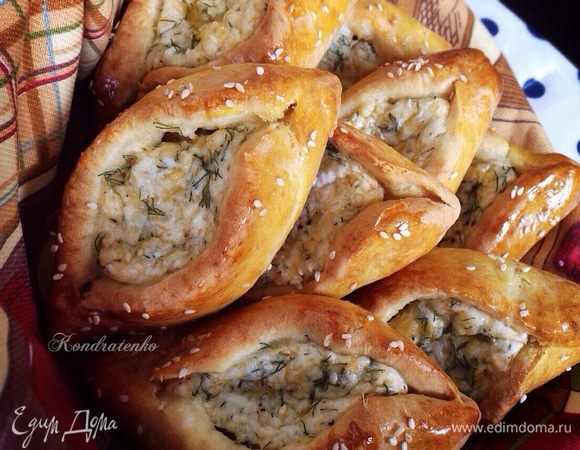 Пирожкам дать чуть остыть, и подавать к столу! Приятного аппетита! :)