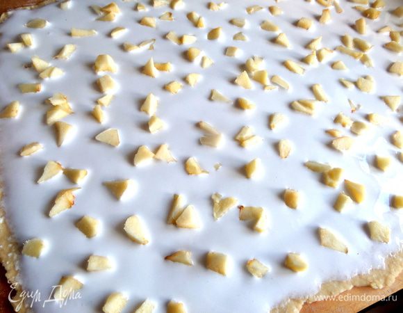 Затем кусочки яблока...