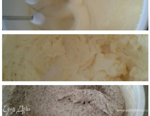 Бисквит должен «схватится», но внутри оставаться мокрым. Бисквит немного охладить, затем на него нужно выложить  второй слой. Пока бисквит выпекается, готовим второй слой. 