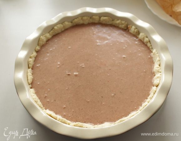 Затем вылить печеночную массу.