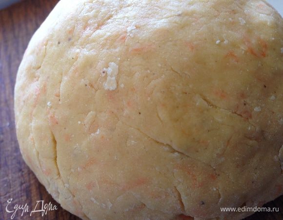 Готовое тесто убрать в холодильник на 40-60 минут.