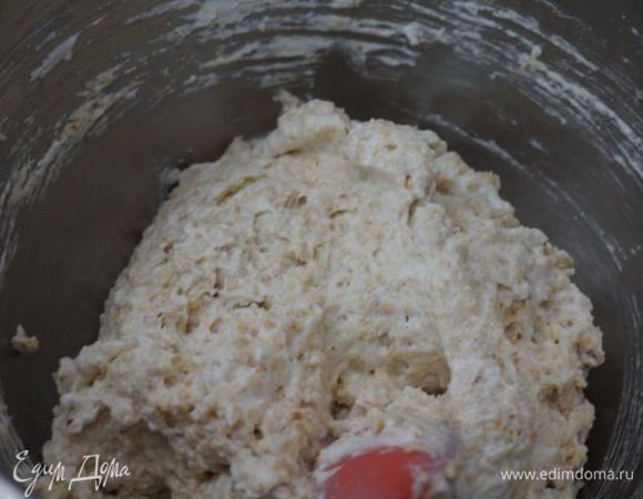 Аккуратно смешать белки с сухой массой.