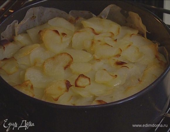 Запекать в разогретой духовке около часа.