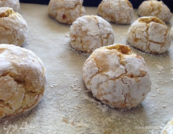 Выпекать печенье при температуре 180 градусов, 10-12 минут.