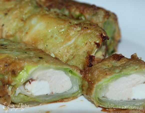 Выкладываем порционно и приглашаем всех к столу. Приятного аппетита! У меня простенький вариант поскольку это был ужин, но можно подать с любым соусом. Начинка тоже может быть любая. 