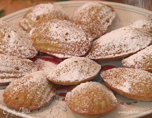Готовое печенье посыпать сахарной пудрой.
