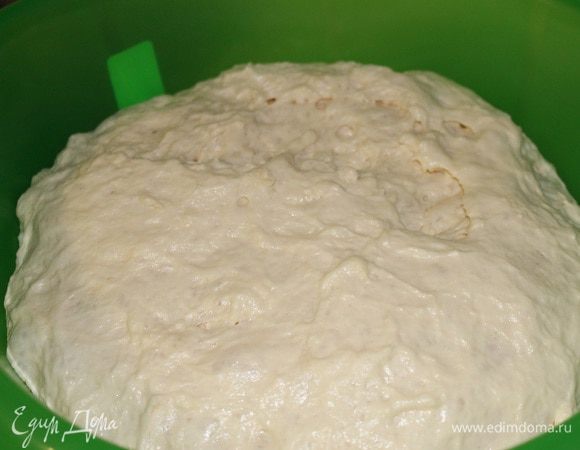 Тесто должно увеличиться в два раза.