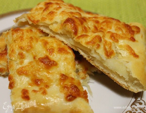 А еще я недавно пекла вкуснейшие хачапури по-Мегрельски от Аллочки. http://www.edimdoma.ru/retsepty/66356-hachapuri-po-megrelski Советую всем попробовать.))