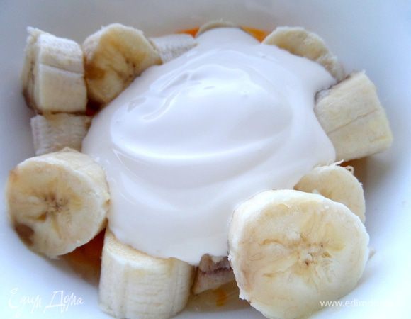 Сметану...или густой йогурт.