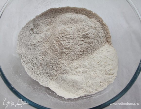 Муку просеять.