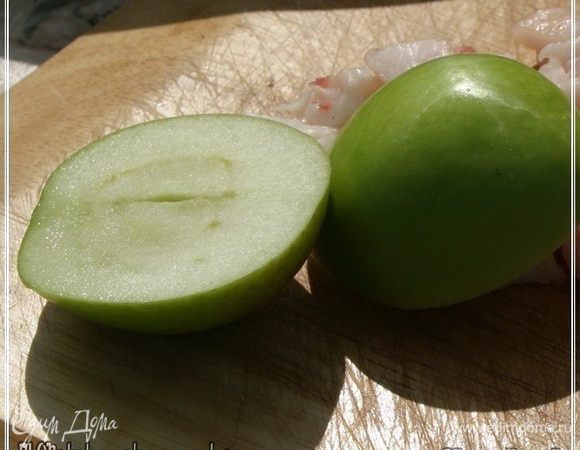 Фенечка третья

Надо взять яблочко. Зелёное и кислое. И, опять-таки, зажарить его по «самое не могу». Яблочко придаст маслу аромат и смягчит вкус.
