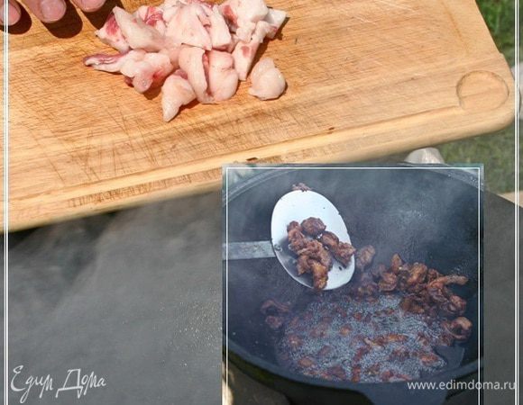 Находятся любители, на этом этапе кидают в масло, например, орехи грецкие. Чтобы придать маслу какие-то дополнительные нюансы и ощущения вкусовые и обонятельные. Экспериментируйте. Но, всё-таки, без фанатизма.
И наконец, можно добавить в масло немного курдючного жира. Прожарить его в масле и потом убрать.  Это будет некий компромисс. И зирвак будет не таким тяжелым, и привкус бараньего жира будет присутствовать.
