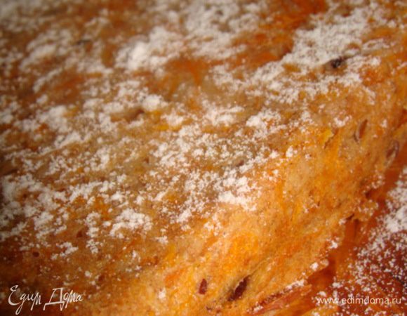 Накрываем сверху вторым слоем и ставим в духовку примерно на 40 минут. Достаем, охлаждаем и вынимаем из формы. 
Вкусный , ароматный, а главное, полезный пирог готов!!!