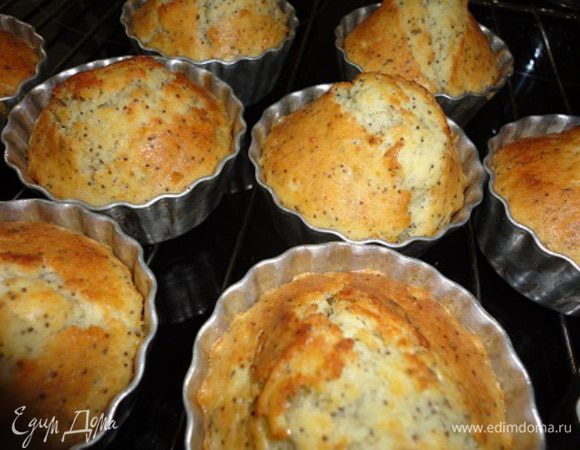 Правильно приготовленные кексы имеют потрескавшуюся поверхность.