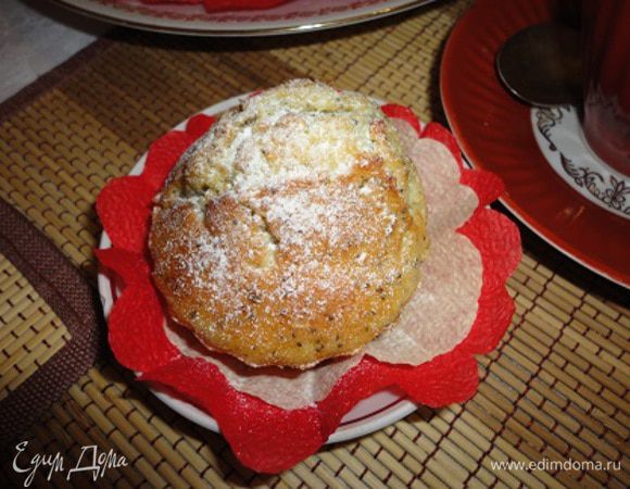 Остывшие кексы посыпать сахарной пудрой.